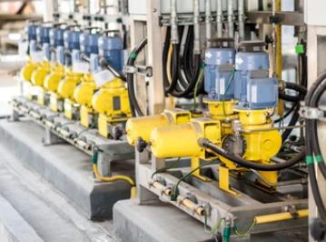 Bombas dosificadoras para cálculos de dosificación de productos químicos para la alimentación de calderas en sistemas generadores de turbinas de vapor