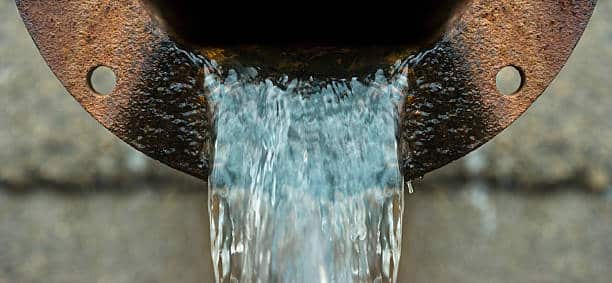 Corrosión del agua en las tuberías